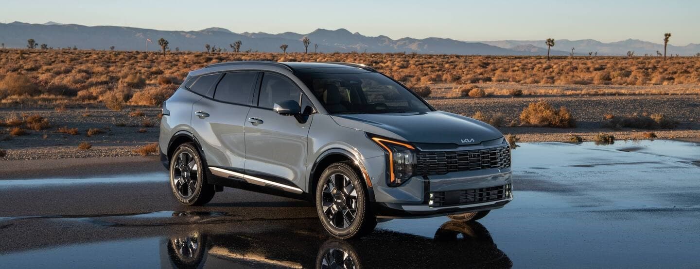 2026 Kia Sportage Hybrid SUV, front three-quarter official press image
