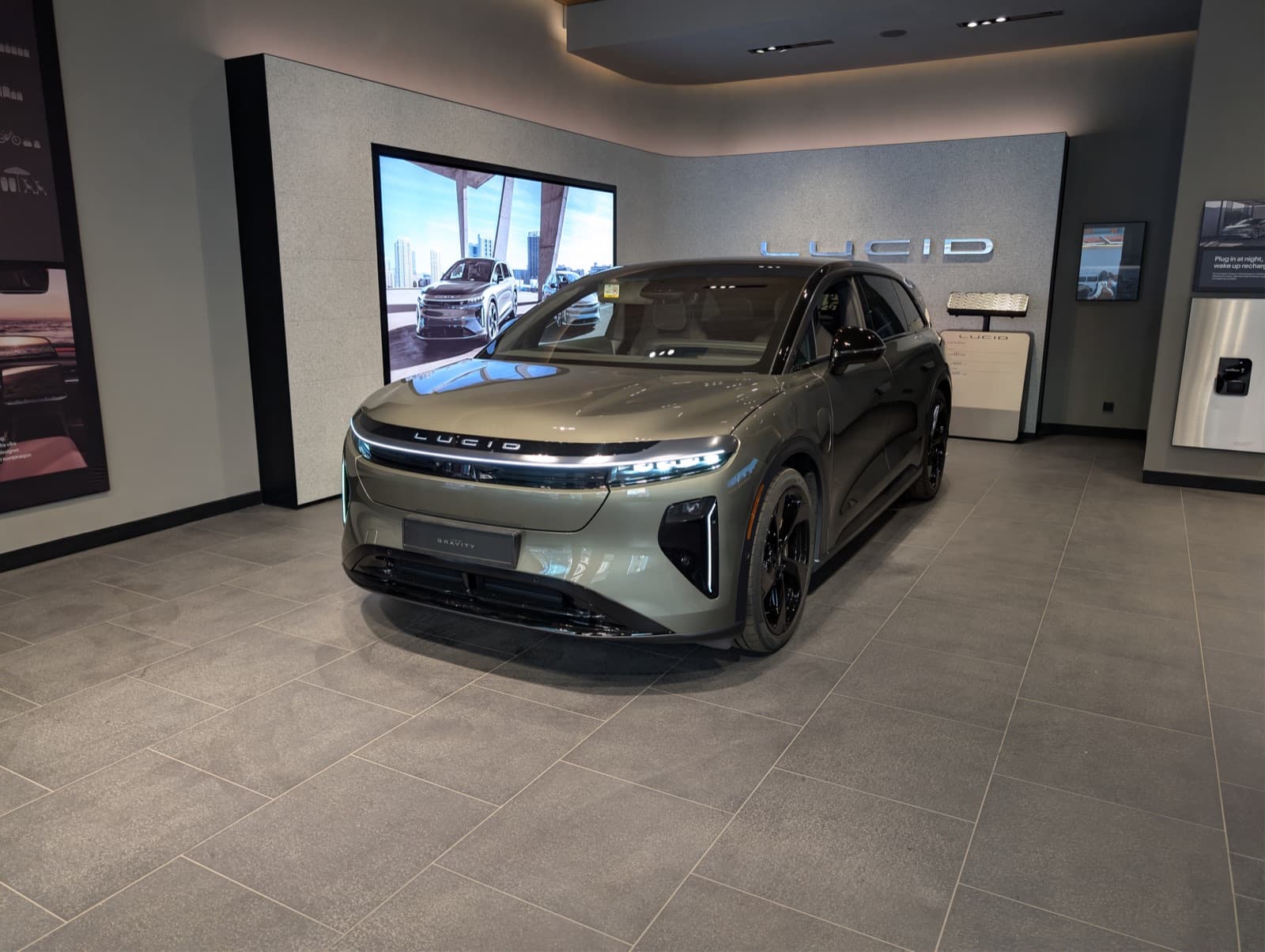 Lucid Gravity luxury electric SUV, front three-quarter view