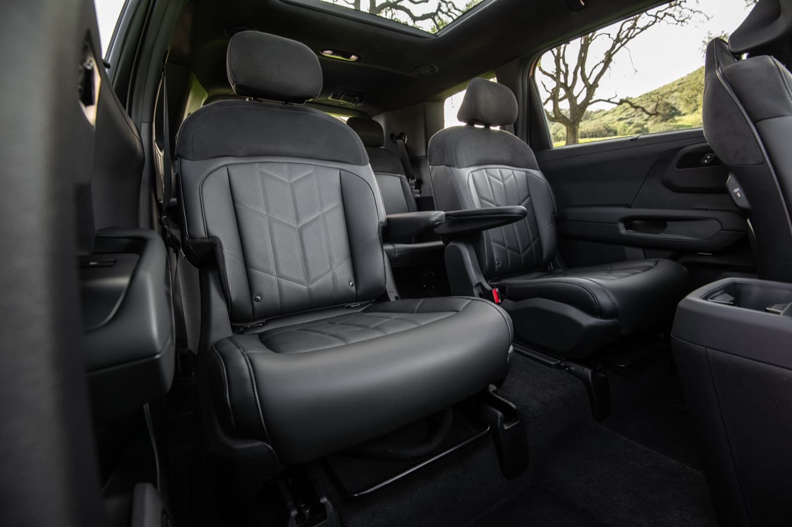 2027 Kia Telluride second-row captain's chairs under the panoramic roof