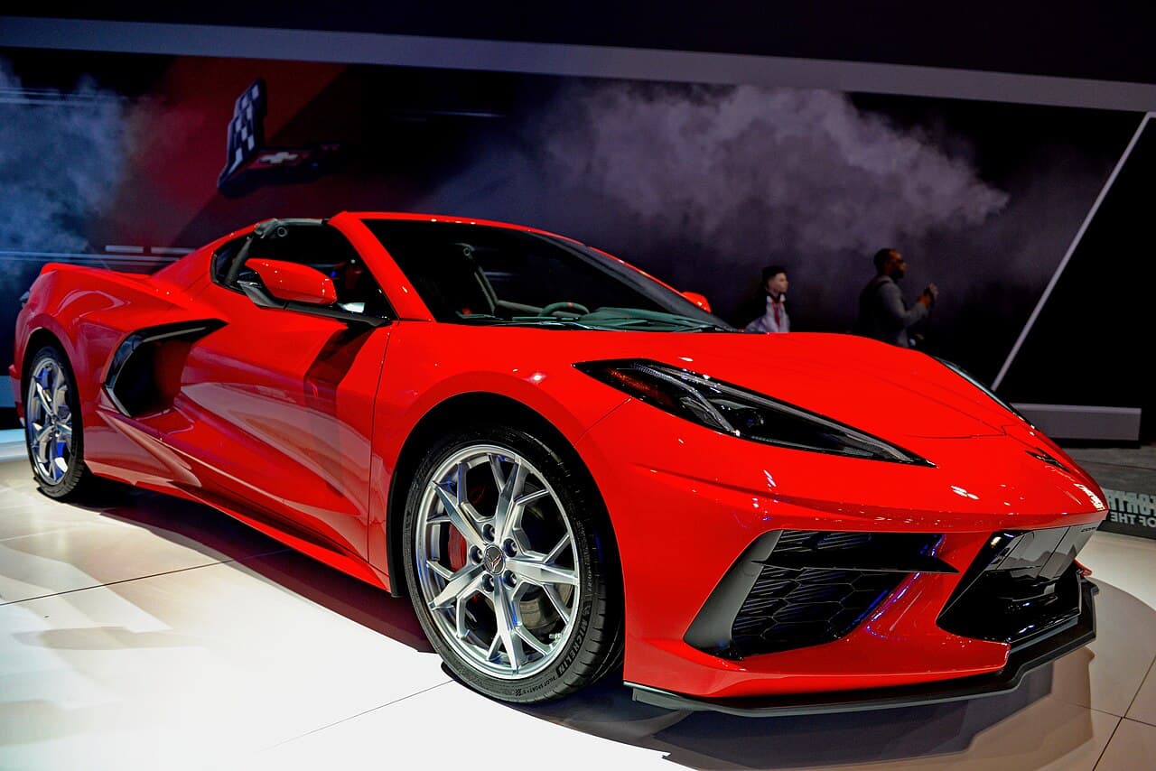 Chevrolet Corvette Stingray C8 front three-quarter view