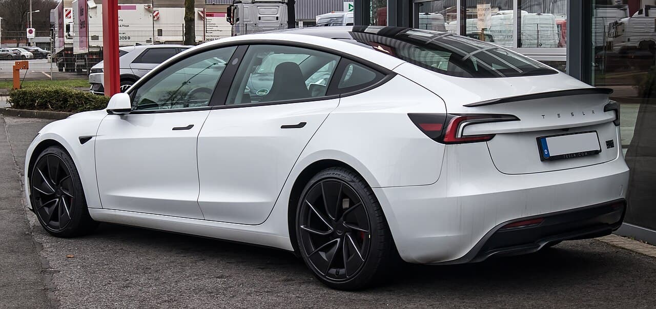 Tesla Model 3 Performance facelift side view