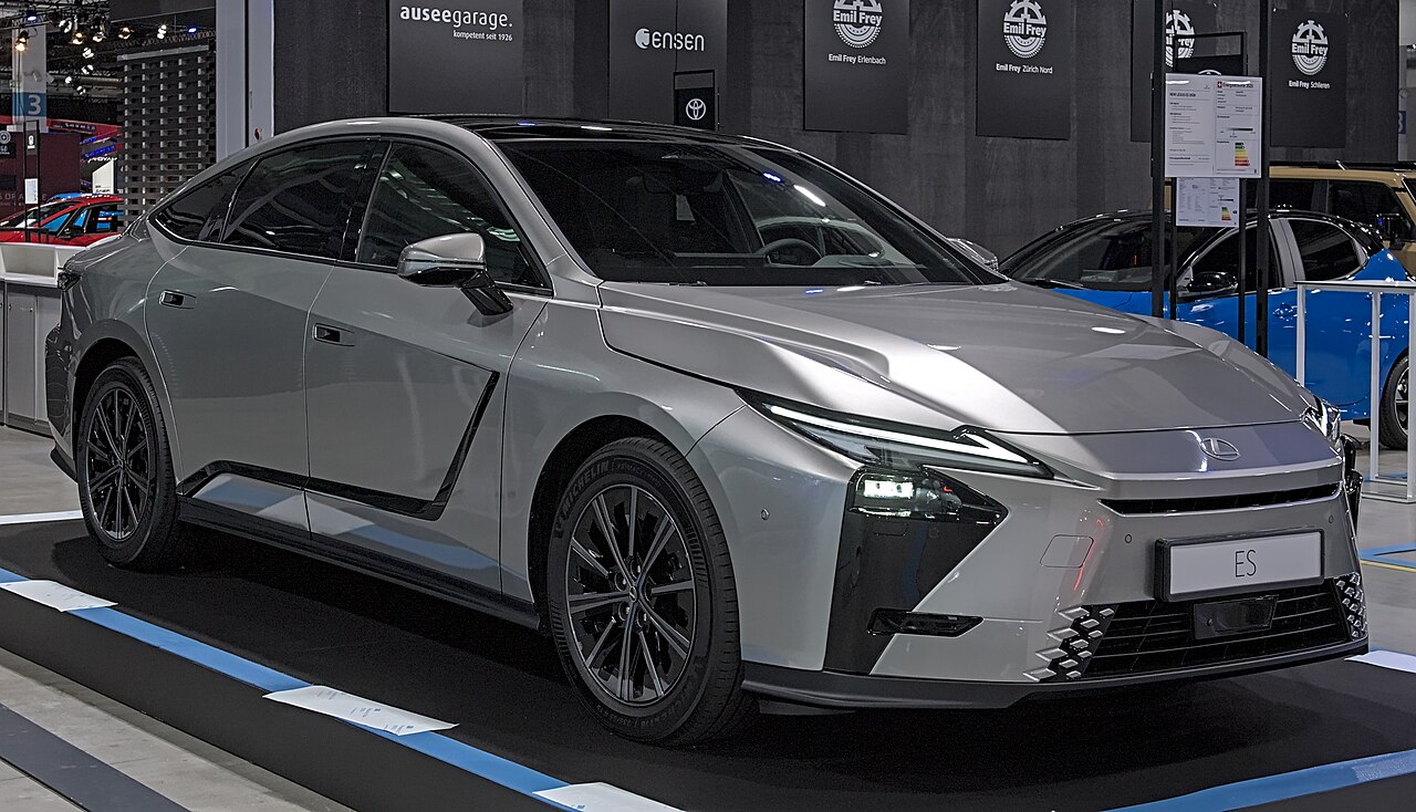 Lexus ES